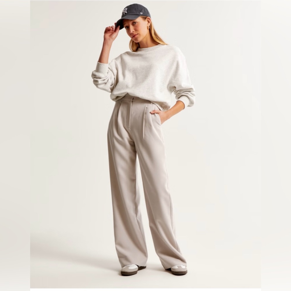 A&F Abercrombie & Fitch Sloane Tailored Wide Leg Pant Light Taupe Size 33/16 NEW